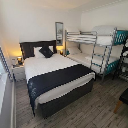 Gatwick Rooms-Travel Service-Airport Parking Ifield Exterior photo